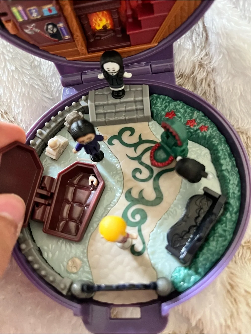 Polly Pocket The Addams Family Mini Playset - Purple & Black - Picture 6 of 8